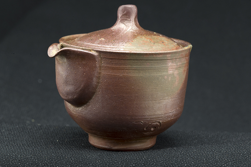 Bizen hoihin japanese teapot